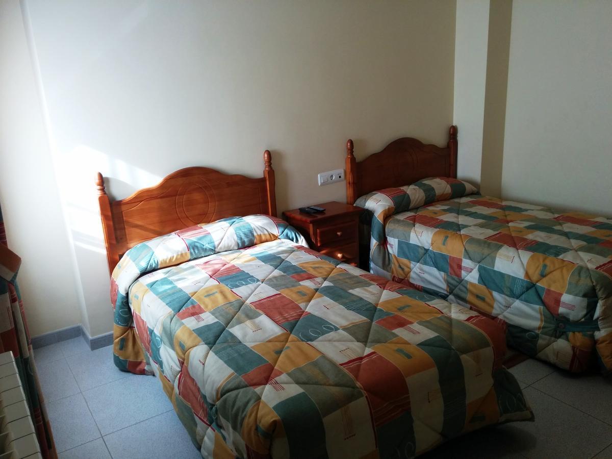 Hostal Carmen Ξενοδοχείο El Puente  Εξωτερικό φωτογραφία