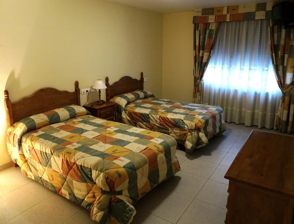 Hostal Carmen Ξενοδοχείο El Puente  Εξωτερικό φωτογραφία